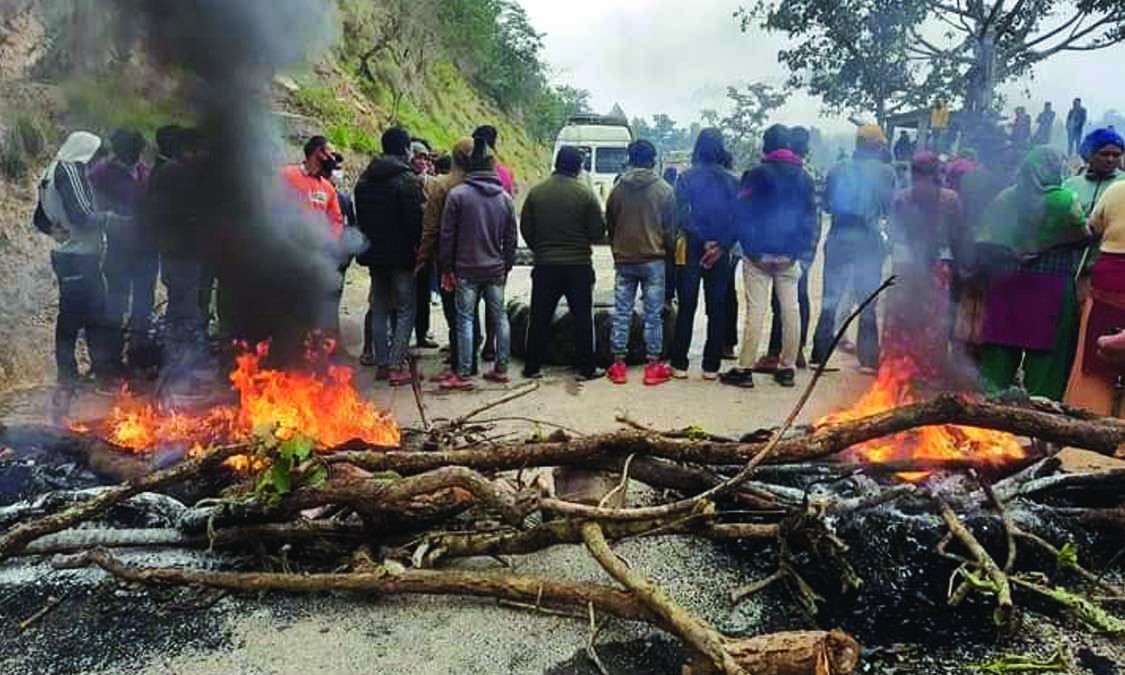 वडाध्यक्ष निधनपछि तनावग्रस्त छिन्चु १२ घण्टापछि खुल्यो