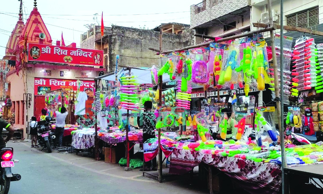 होलीमय नेपालगन्ज, यसरी मनाउन थालियो रङ्गहरुको चाड होली