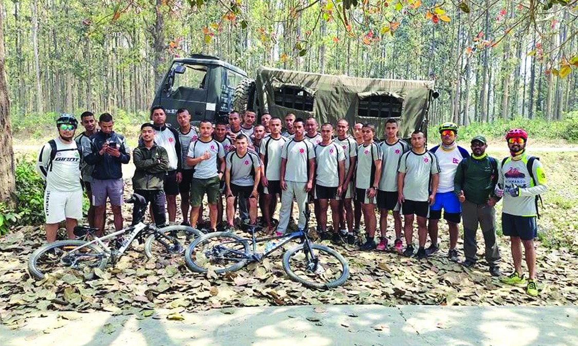 सेनाले बनायो सामुदायिक वनमा साइकल ट्रेल