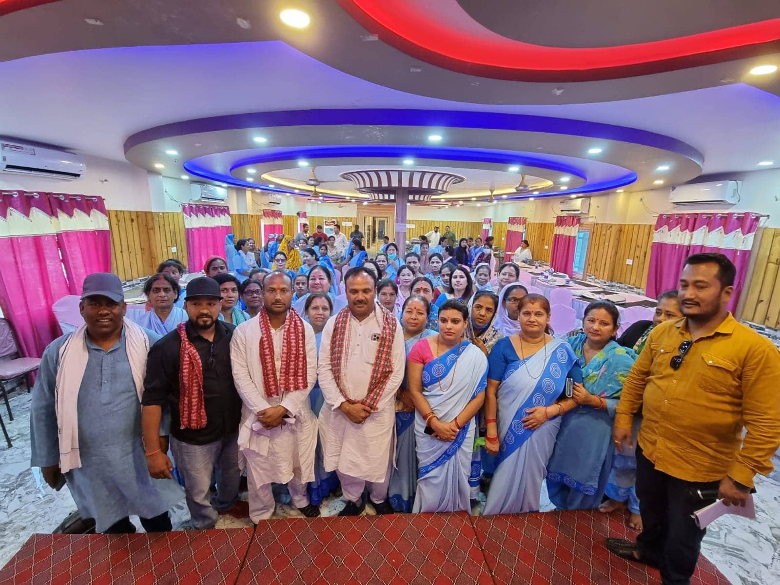 नेपालगन्जका महिला स्वास्थ्य स्वयमसेविकाद्वारा नगरप्रमुख विष्ट र उपप्रमुख राइलाई सहयोगको प्रतिबद्धता