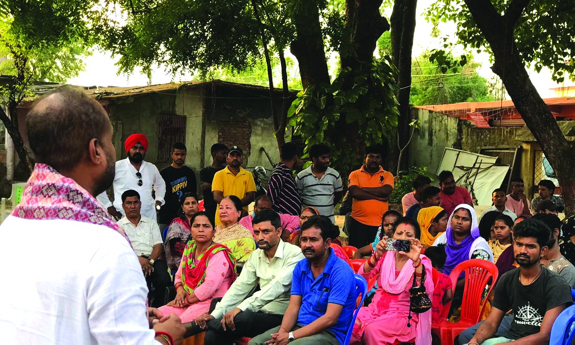 वाल्मिकी समाज र गठबन्धनका उम्मेद्वारबीच भेटघाट