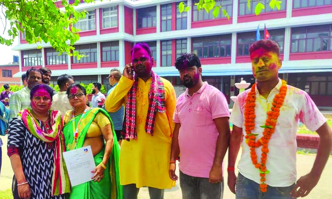 निर्वाचनको मुखमा राप्रपा नेपाल प्रवेश गरेका वडाअध्यक्ष सुरेन्द्रलाई राप्रपाका रजनीशले ६४२ मतान्तरले हराए