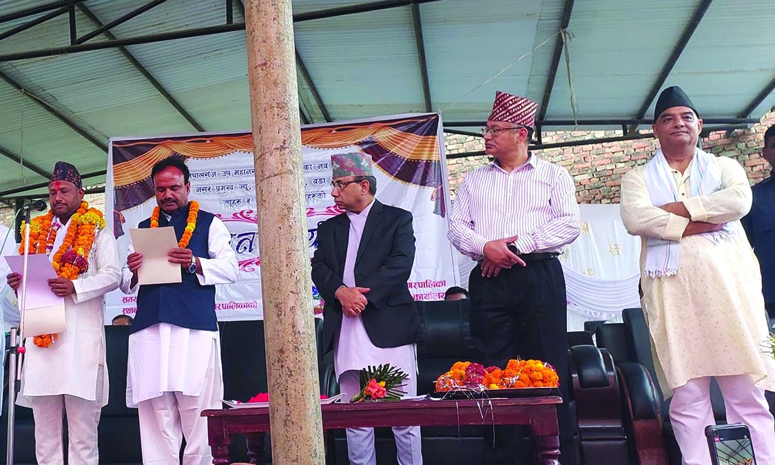 नेपालगन्जका मेयर प्रशान्तसहित नवनिर्वाचित जनप्रतिनिधिले खाए सपथ