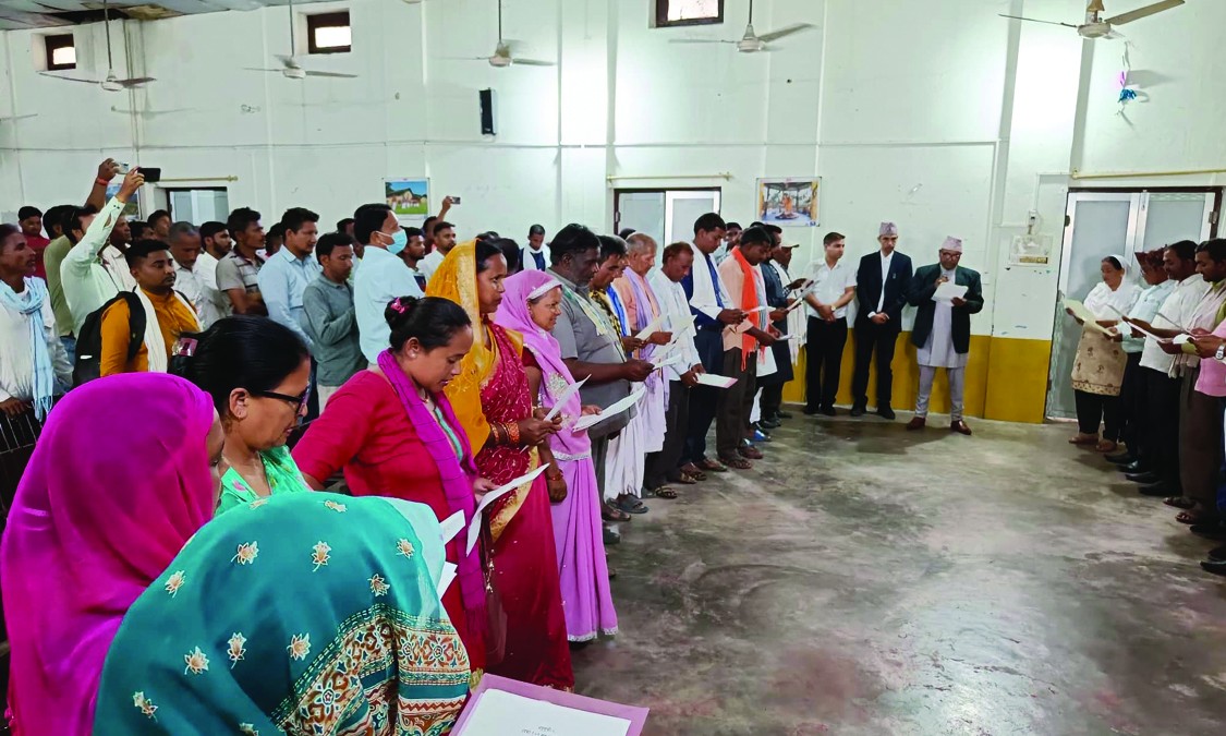 डुडुवाका नवनिर्वाचित जनप्रतिनिधिद्वारा सपथ ग्रहण