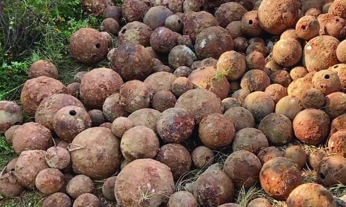 पाहुनाघर बनाउन जग खन्दा भेटिए तोपका गोला