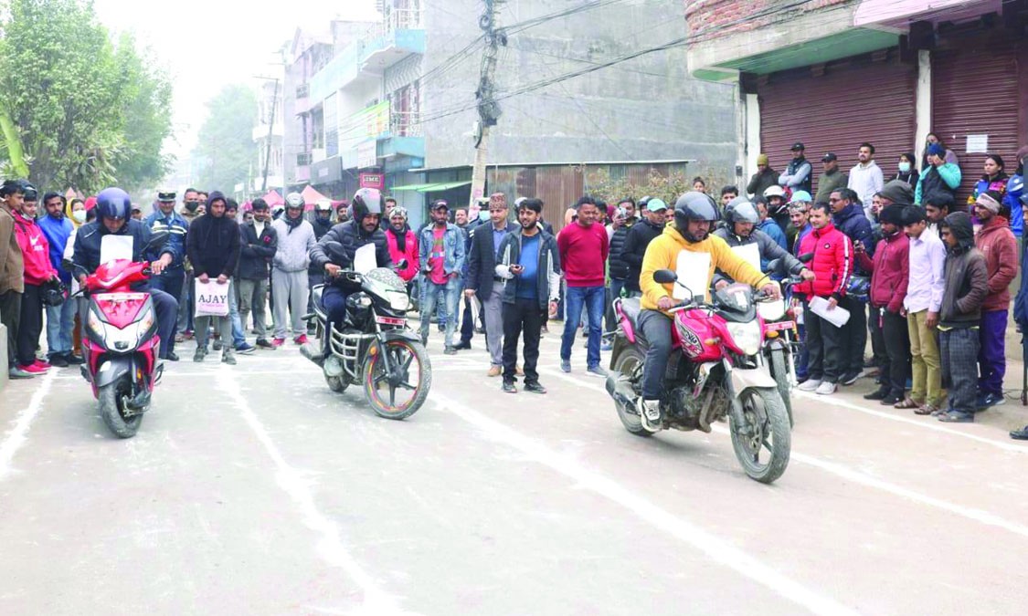 तेस्रो स्लो बाइक प्रतियोगिताको उपाधि सुरेन्द्रले जिते