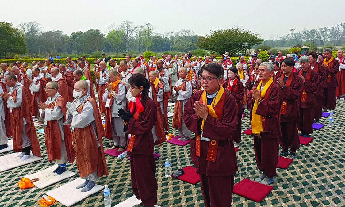 दक्षिण कोरियाका २ सय बौद्ध भिक्षु लुम्बिनीमा