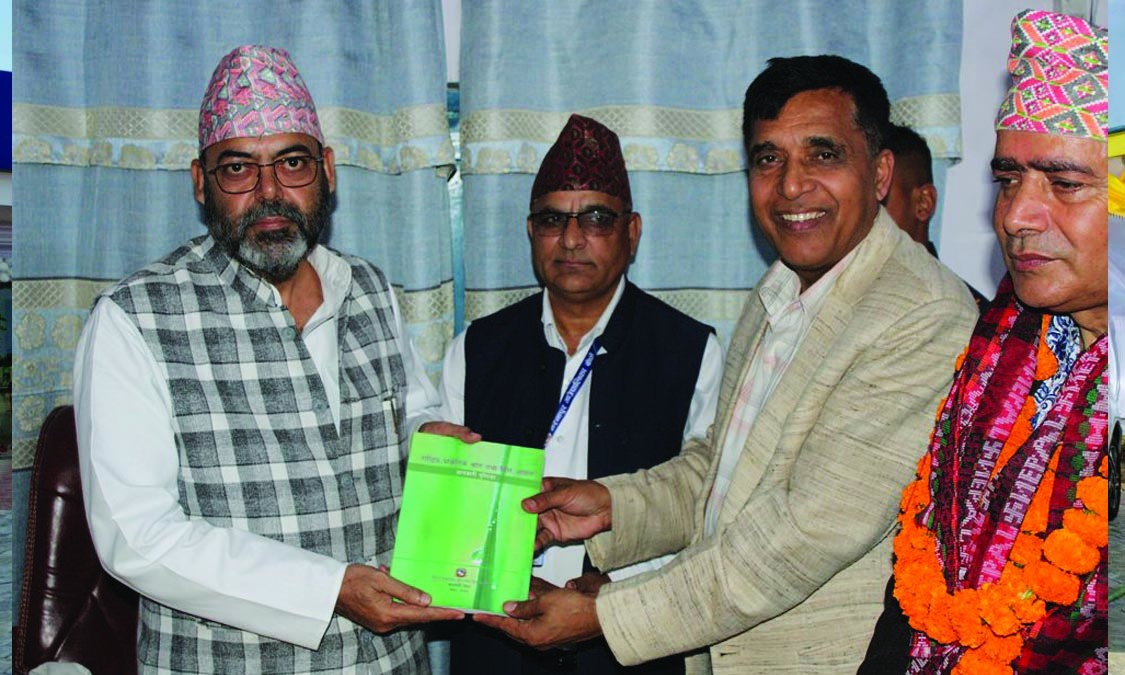 नरैनापुरको शिक्षा र स्वास्थ्यमा बजेट थप गर्ने वित्त आयोगका अध्यक्ष प्रतिबद्धता