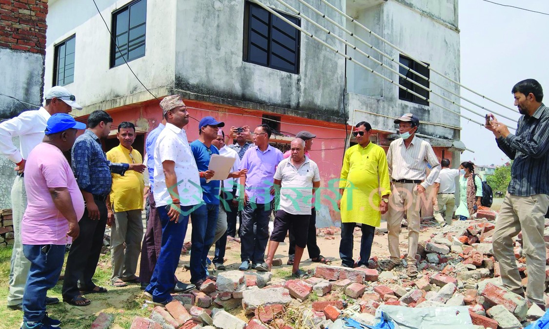 सार्वजनिक जग्गा हडप्न नपाएपछि मलाई विवादमा तानियो : वडाअध्यक्ष रिजाल