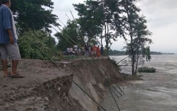 कैलालीका सात नदीमा तटबन्ध निर्माण सुरु