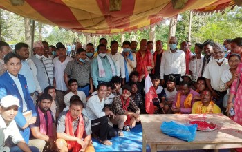धमाधम पार्टी छाड्दै नेकपा कार्यकर्ता