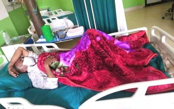  मध्यरातमा  डा. गोविन्द केसीलाई  अस्पताल लगियो   