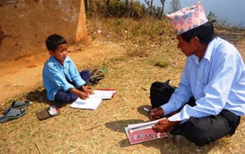 विद्यालय बन्दको असर : साना बालबालिकाले क, ख बिर्सिए