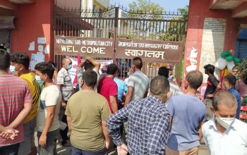 भारतबाट आएकाहरु होल्डिङ सेन्टरबाट सिधै घर, बसपार्कका ब्यवसायीलाई मर्ने डर