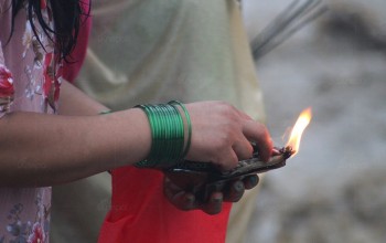 बिहान मौन स्नान गरी मनाइयो सोमबारे औँसी