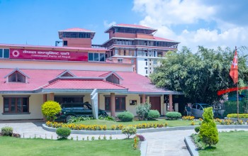 ओलीले गराए नयाँ केन्द्रीय सदस्यलाई शपथ ग्रहण, धुम्बाराही पार्टी कार्यालय बन्द