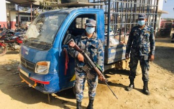 अबैध मासु सहित म्याजिक भ्यान बरामद