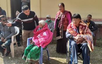 जेष्ठ नागरिक सम्मान गर्दै जाडो छल्न न्यानो विस्तरा वितरण