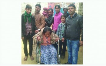 असाहय नागरिकका सहाराका लागि व्हील चियर