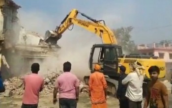 भत्काइयो मानपुरको ‘दुर्घटना निम्त्याउने’ भवन