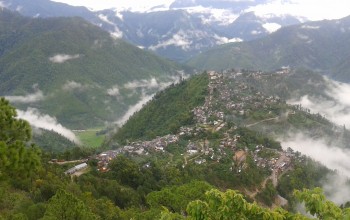 दुर्गमका कर्मचारीका दुःख : ‘बाटैमा मरिन्छ कि भन्दै सेवा गर्नुपर्छ’