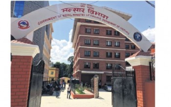 दुई दशकपछि भन्सार एजेन्ट थप्दै सरकार, लाइसेन्स लिन बीए पास अनिवार्य