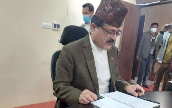 महान्यायाधिवक्ता अग्नि खरेलद्वारा राजीनामा दिदैं राजनीतिमा कमब्याक