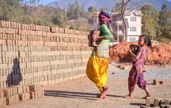 साथीहरु विद्यालय जान्छन्, मेरो मन पोल्छ’