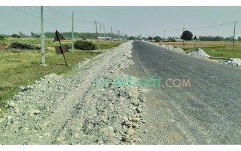 गुलरिया–राजापुर सडकखण्डको कालोपत्रेमाथि ग्राबेल