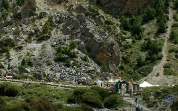 छाङ्गरुदेखि कालापानी जाने बाटो निर्माण गरिँदै