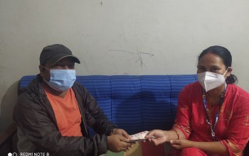 छोरीको जन्मदिनमा स्टाफ नर्स झसिन्द्राले एम्बुलेन्स खरिद गर्न गरिन सहयोग