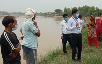 बबई नदीमा आएको बाढीले बगर खेती बगायो, किसानलाई लाखौंको क्षती
