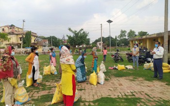 निषेधाज्ञामा समस्याग्रस्त परिवारलाई माइतीको खाद्यान्न सहयोग
