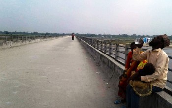 मेची पुल बनेको तीन वर्षपछि मात्र बिहारले बनायो पहुँच मार्ग