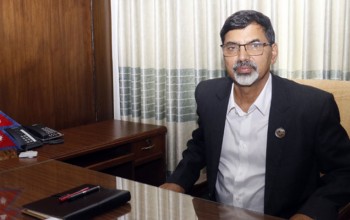 पदबहाली गर्दै अर्थमन्त्री शर्माले दिए खोप खरिदका लागि ५ अर्बको सहमति