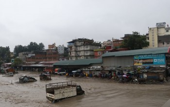 साढे तीन घण्टाको झरिले काठमाडौंका ३५० घर डुबे, १५० बढीको उद्धार