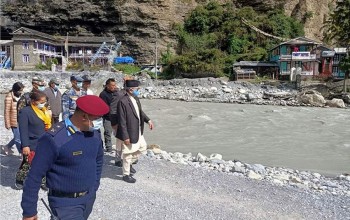 बाढीपहिरो प्रभावित क्षेत्रको निरीक्षण गर्न गृहमन्त्री खाण मनाङमा