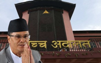 सत्तारुढ दलका सांसदहरुले महाअभियोग दर्ता गरेसँगै प्रधानन्यायाधीश निलम्बन