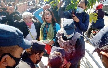 प्रधानन्यायाधीशको पक्षमा प्रदर्शन गरेको भन्दै ३ जना पक्राउ