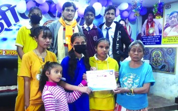 खाजा खर्च कटाएर एमपी स्कुलका बिद्यार्थीद्वारा नीलसागरमा सहयोग