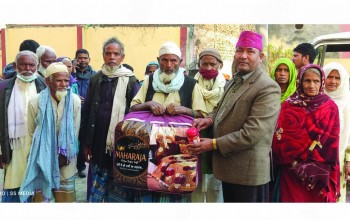डुडुवाका जेष्ठ नागरिकलाई कम्बल प्रदान