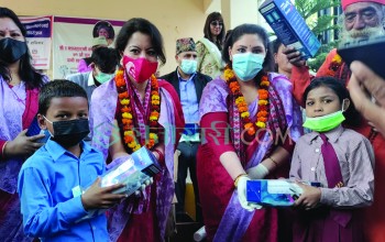 नेपालगन्जका ६ सय विद्यार्थीलाई हिमानी कोषको सहयोग