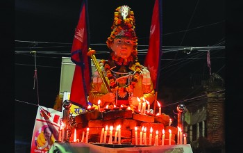 त्रिभुवनको शालिक बचाउन युवाको पहेरेदारी, हटाउन सिडियोलाई ज्ञापन पत्र बुझाउने तयारी