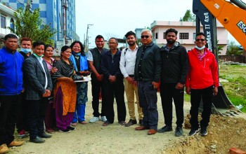 वडाअध्यक्ष बर्माले भाटभटेनीदेखि श्रीनगरटोल जाने सडक कालोपत्रे गर्न शिलान्यास गरे