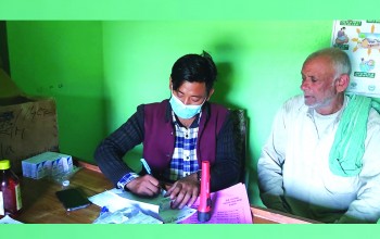 खजुराका ज्येष्ठ नागरिकको निःशुल्क आँखा जाँच