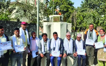 निवर्तमान कार्यसमिति र निर्वाचनका पदाधिकारीलाई सम्मान