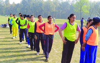 बन्द प्रशिक्षणमा ब्यस्त लुम्बिनीका महिला क्रिकेटर