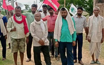 काँग्रेसका उम्मेदवारसंग नरैनापुरका स्थानीयले रोजगारी माग