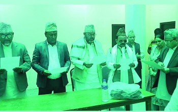 एकैपटक बाँकेका चार पालिका अध्यक्षहरुले सपथ लिए