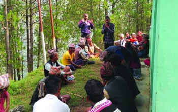 वस्ती–वस्तीमा पुगेर योजना संकलन गर्दै वडाअध्यक्ष मल्ल